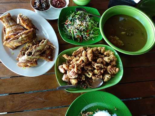 Restoran Ulam Segara Lesehan Ikan Bakar 10