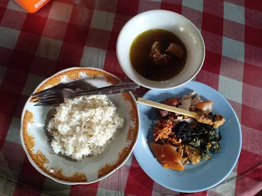 Warung Cokot Babi Guling 3