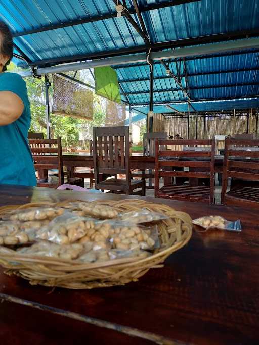 Warung Ikan Bakar Sindhu Segara 4