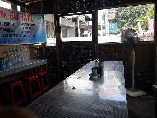 Warung Muslim Lalapan Bu Yati 7