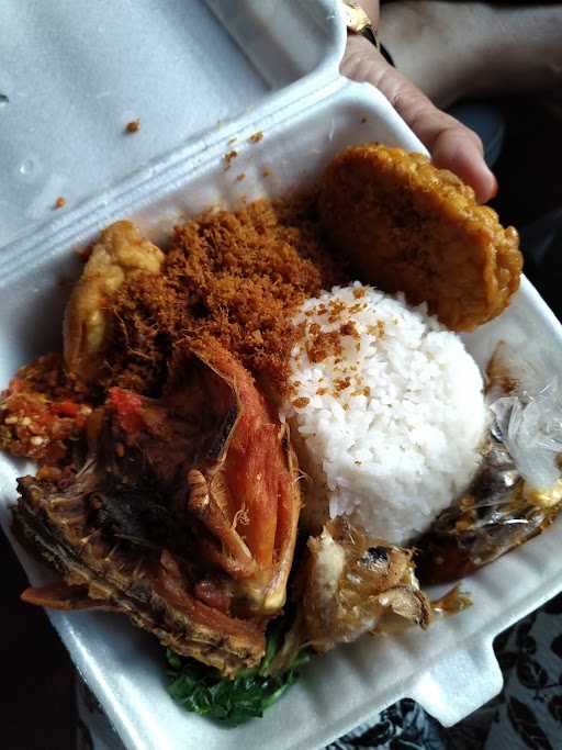 Ayam Goreng Nelongso 9