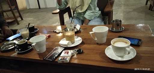 Family Billiard & Coffee 3