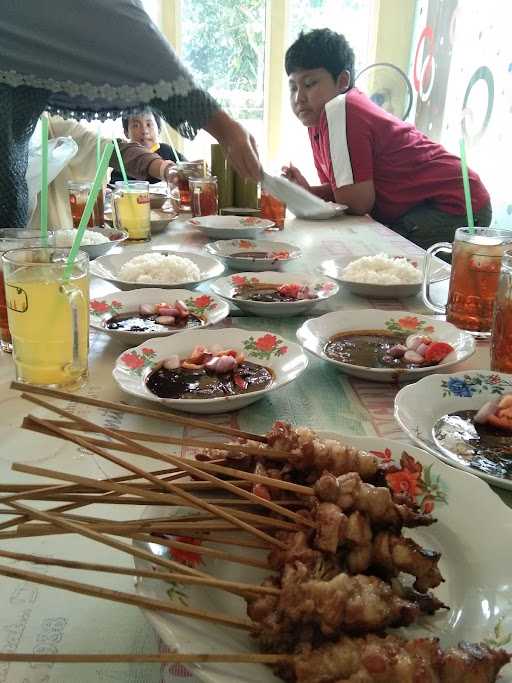 Sate Kambing H. Nur Soleh 4