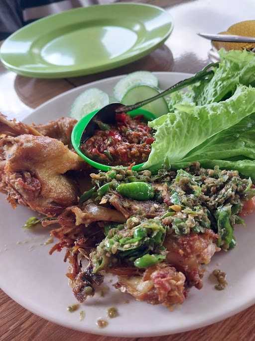 Warung Ayam Goreng Kebun 6