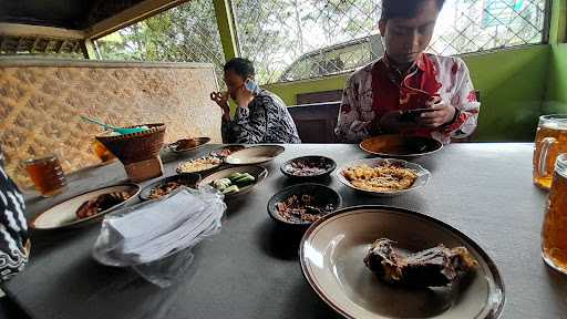 Warung Pojok H. Kuseri. 10