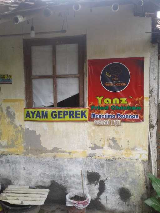 Yanz' Fried Chicken 3