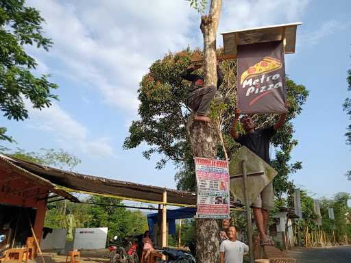 Metro Pizza Bungbulang 3