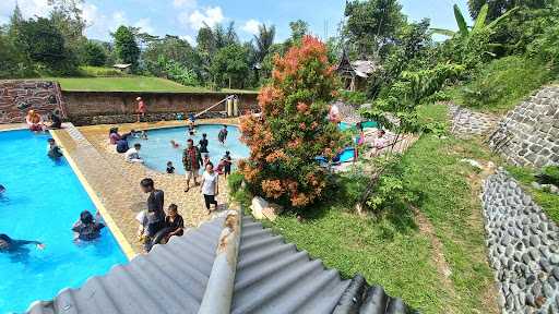 Wisata Alam, Resto & Kolam Renang 8