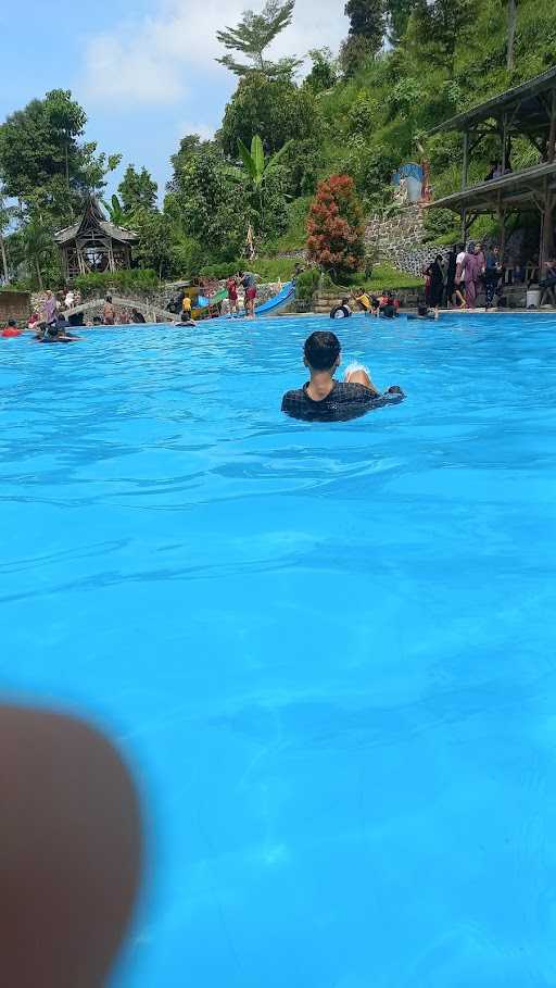 Wisata Alam, Resto & Kolam Renang 5