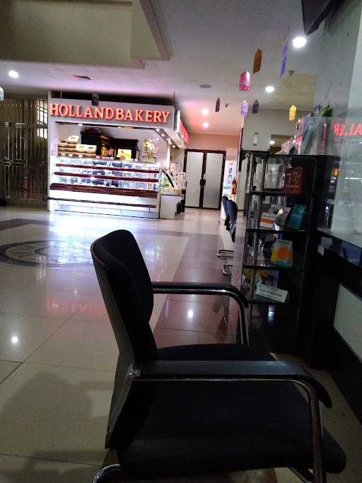 Holland Bakery Rsu Radjak Purwakarta 2