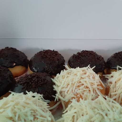 Manis Donuts 4