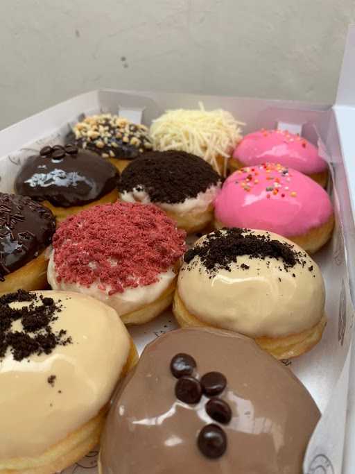 Manis Donuts 8