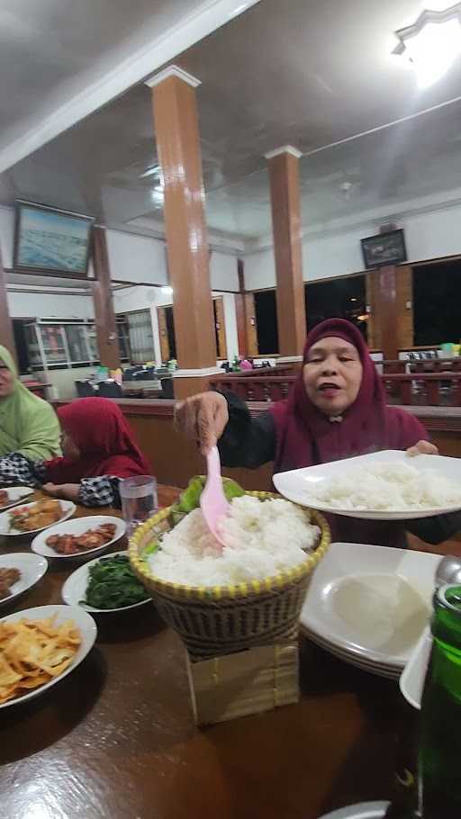 Rumah Makan Gulai Lauk Karang 8