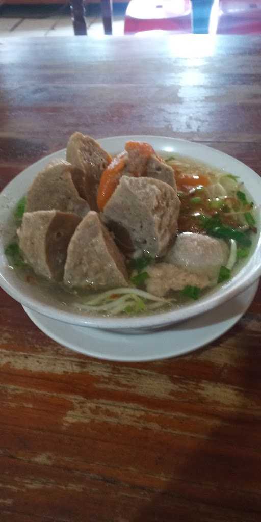 Mie Ayam & Bakso Solo Margojoyo 8