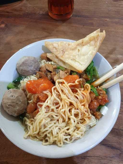 Mie Ayam & Bakso Solo Margojoyo 7