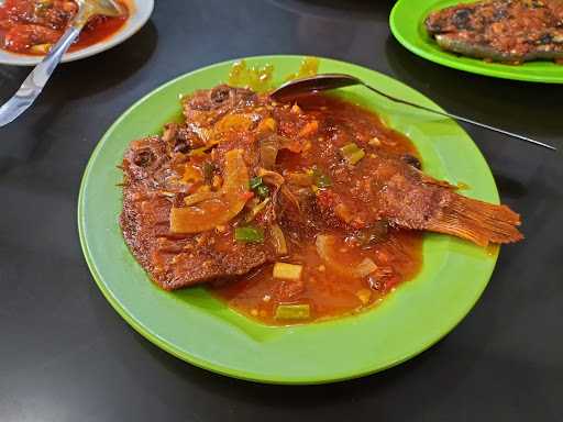 Seafood & Ayam Bakar Tigadara Penggilingan 6