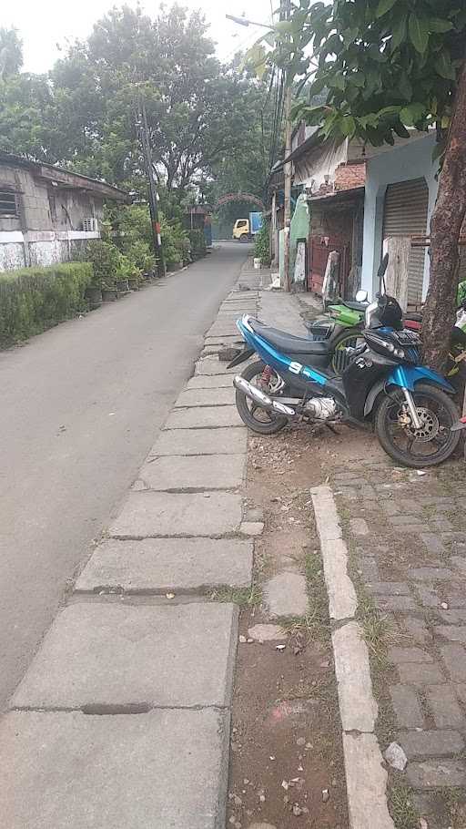 Warung Nasi Uduk/Kuning Bu Lisa 1