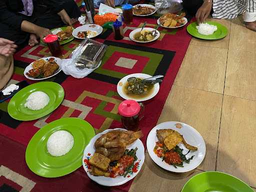 Warung Plecing Mba' Yani 9