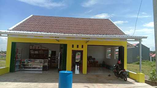 Rumah Makan Apuy + Pemancingan 10