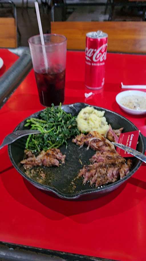 Steak Hotel By Holycow! Tkp Semarang 8