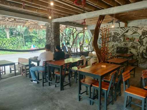 Merapi Resto & Cafe 5