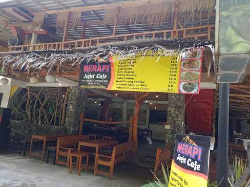 Merapi Resto & Cafe 3