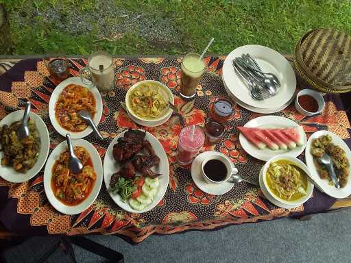 Rumah Makan Bonda Merapi 3