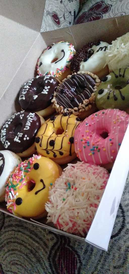 Adzra Donut'S 4