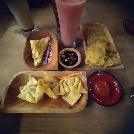 Sendja Coffe N Eatery 7