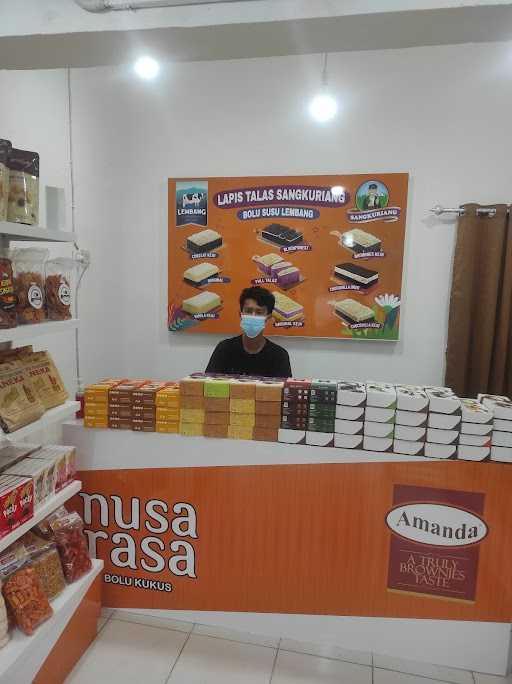 Amanda Brownies Dan Lapis Talas Bogor Pangkalan Asem 5