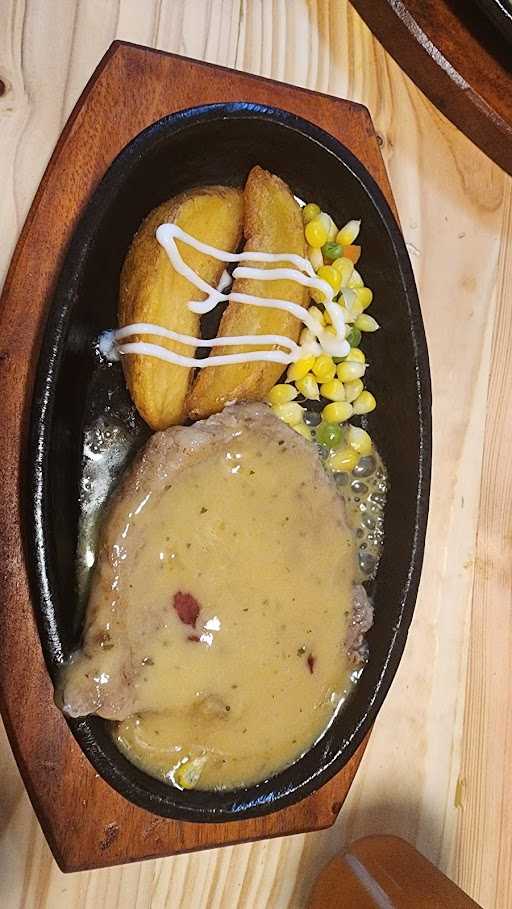 Steak Mpok Judes Cempaka Putih 10