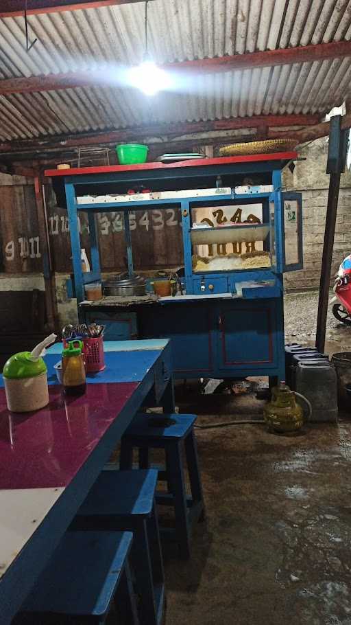 Mie Ayam Dan Bakso Rudi The Silent 9