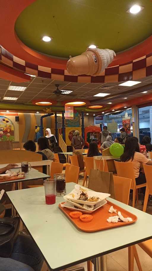 A&W Restoran Mall Daan Mogot 9