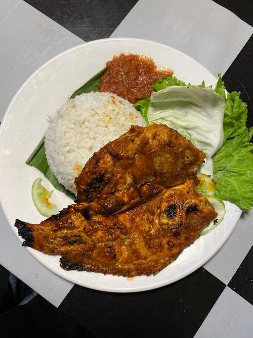 Barawangi Resto Ikan Bakar Dan Ayam Bakar 4