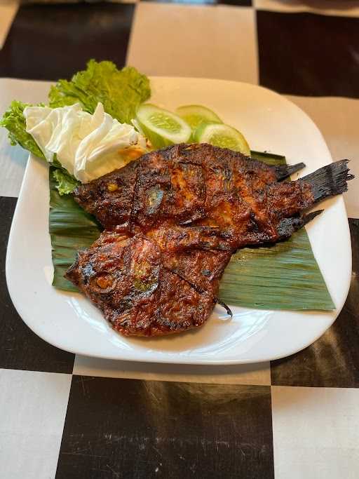 Barawangi Resto Ikan Bakar Dan Ayam Bakar 1