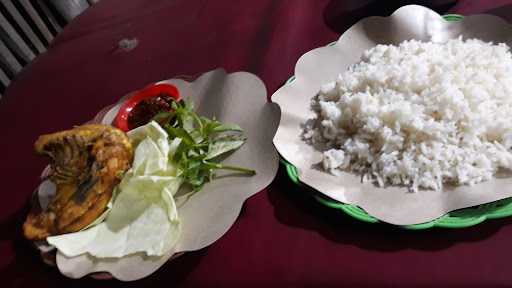 Warung Makan Pecel Lele Suka-Suka 6