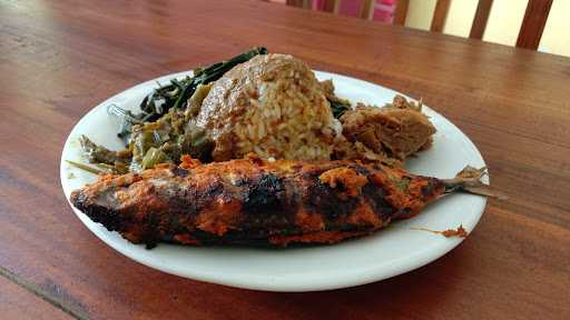 Warung Makan Simpang Ampek Masakan Padang 3