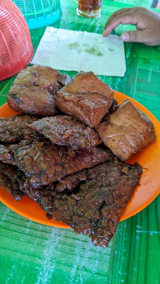 Warung Soto Mbok Delle Lasinah 9