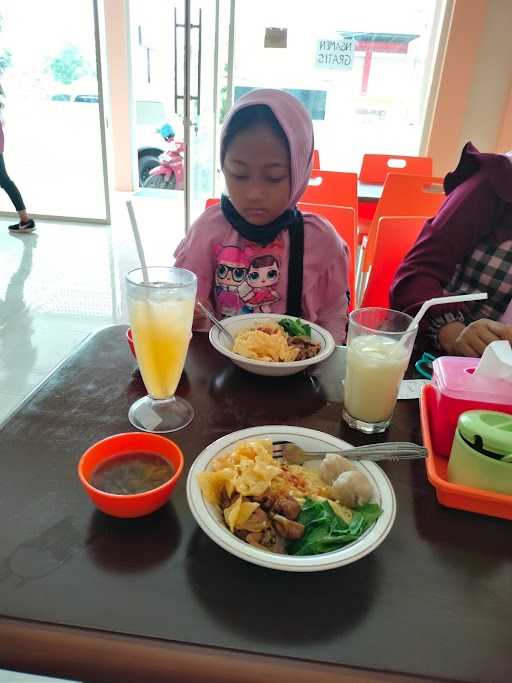 Waroeng Mie & Bakso 2