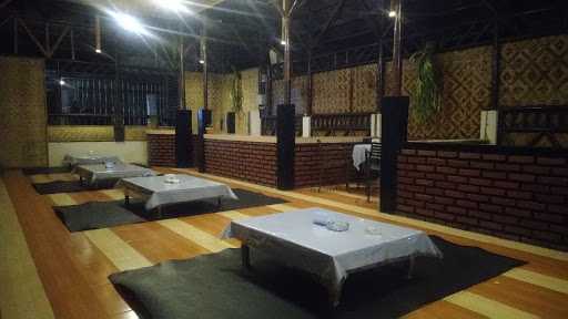 Rm. Saung Nene 8