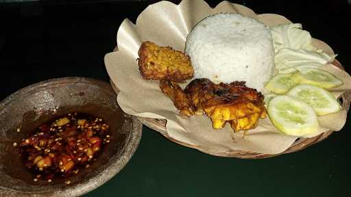 Warung Nasi Adekaka 9