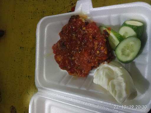 Warung Pecel Lele & Ayam Luthfy 94 2