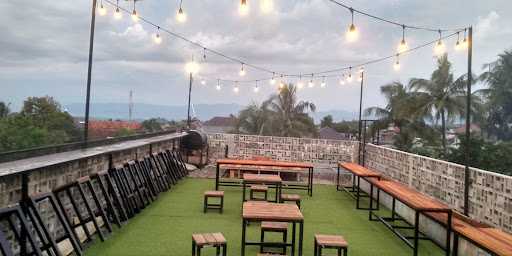 Hanaya Rooftop Space 2