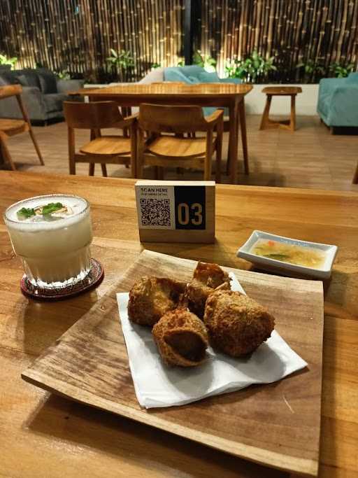 Tilu Hiji Cafe And Resto 8