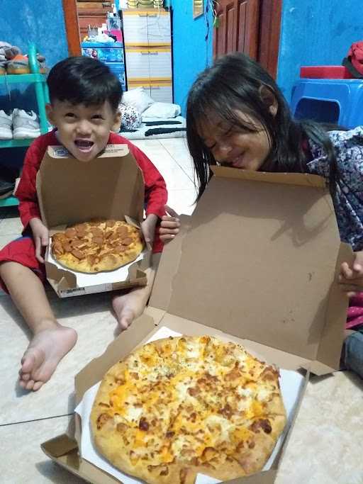 Domino'S Pizza 4