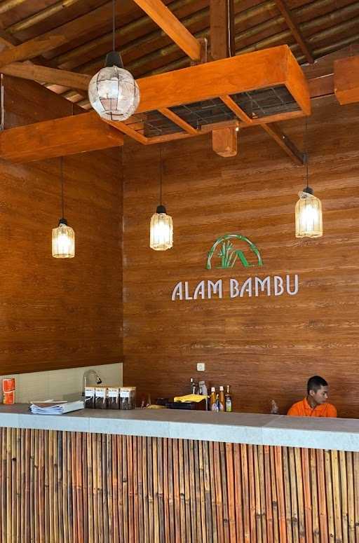 Alam Bambu Resto & Cafe 10