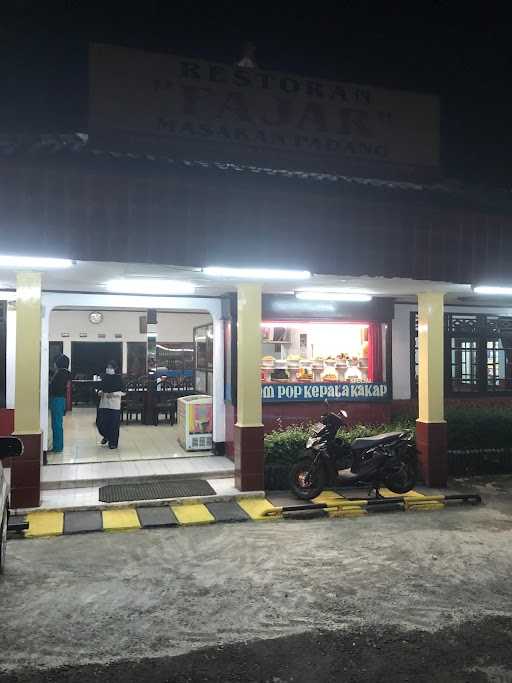 Rumah Makan Fajar Masakan Padang 8