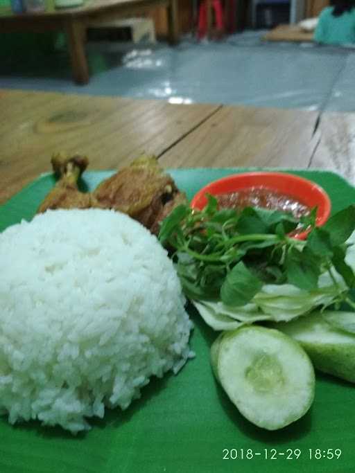 Seafood & Pecel Lele Lembur Kuring 3