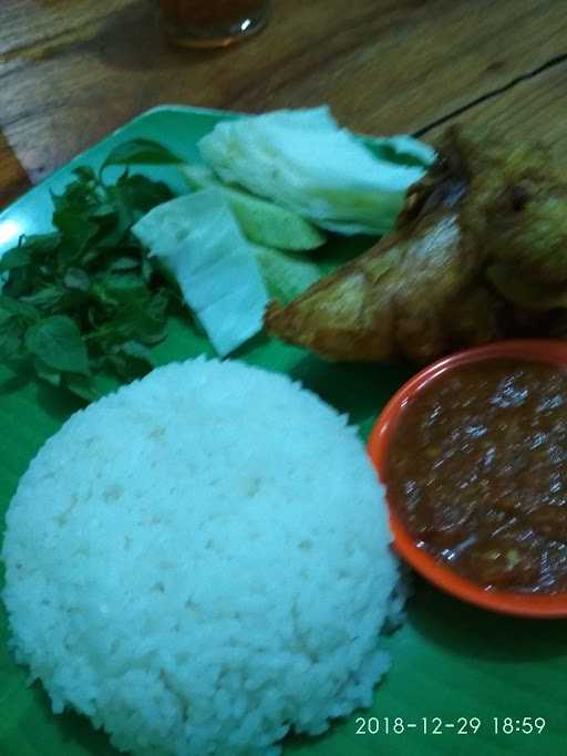 Seafood & Pecel Lele Lembur Kuring 1