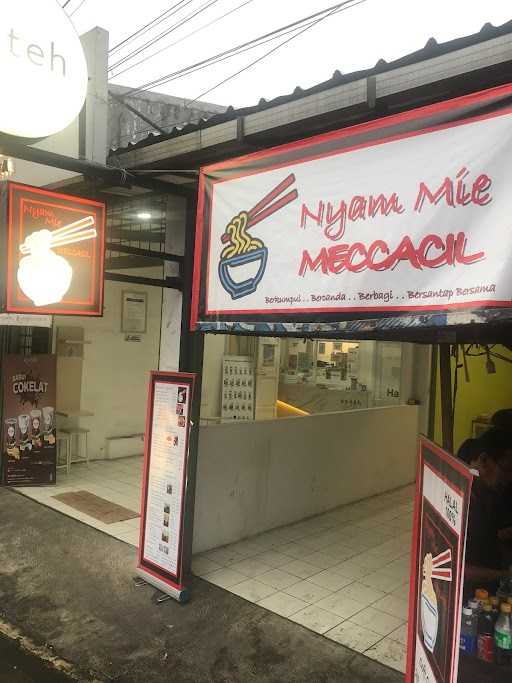 Nyam Mie Meccacil 6